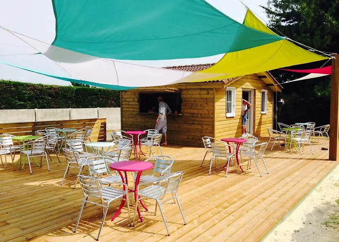 营地 La Caillebotiere 2*