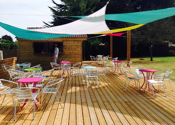 营地 La Caillebotiere 2*